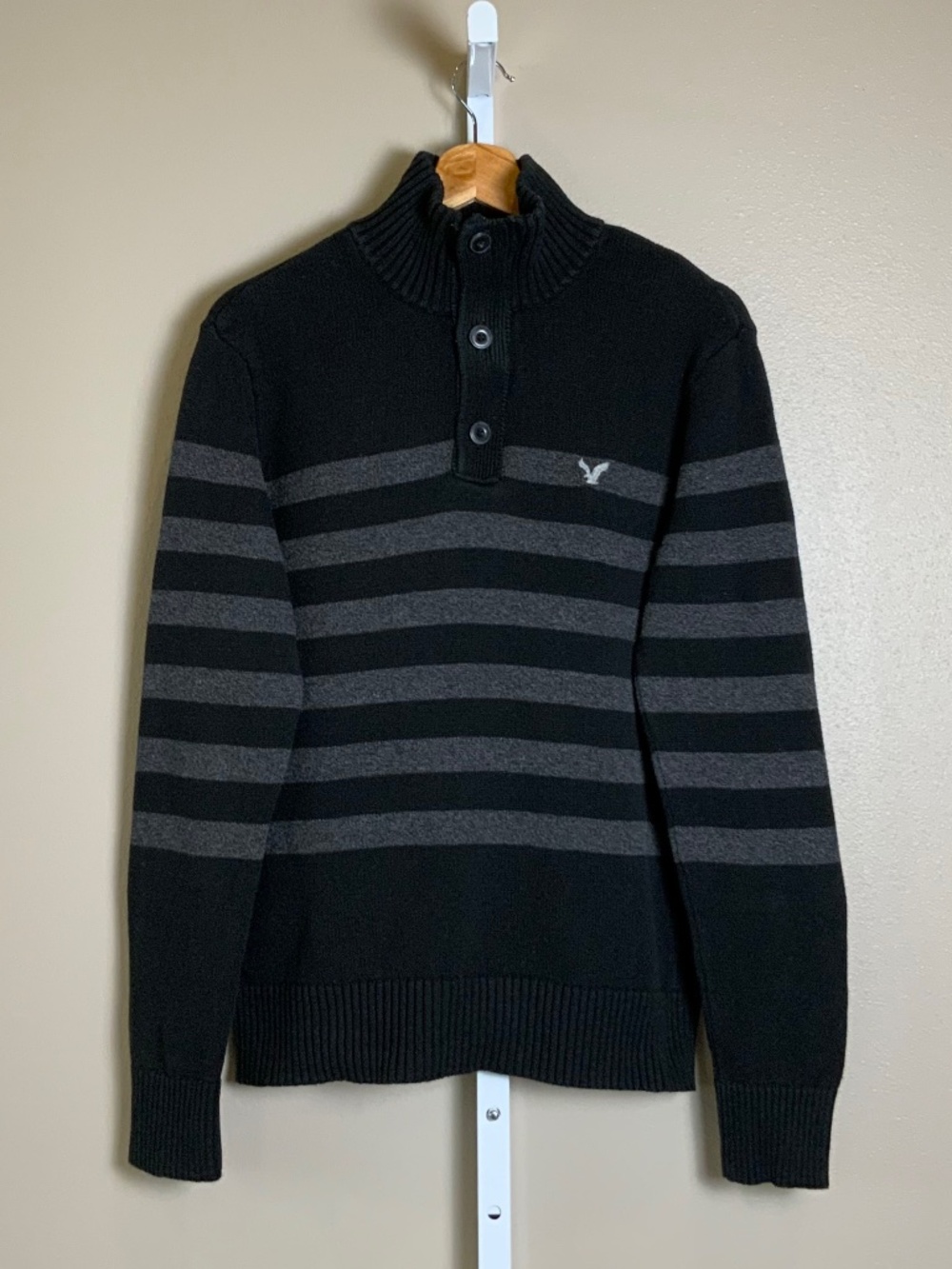 American Eagle Outfitters Athletic Fit Mock-Neck Quater Zip Striped Sweater with